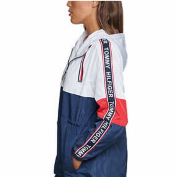 SOLD!!🎉 HOST PICK!🤗Tommy Hilfiger Windbreaker - Picture 2 of 12
